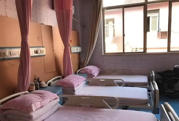 坠入诡秘江湖：绯花尽嫣然